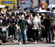 마스크 벗은 일본인들, 돈 주고 미소 짓는 법 배운다