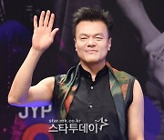 JYP 주가 12만원대 눈앞…박진영 지분평가액 6000억대 훌쩍