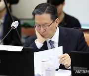 정성호, 김남국 상임위 코인 거래에 "부적절…볼일 보는 경우는 많아"