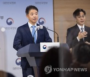 금연 계도 목적, 편의점 반투명 시트지 제거 권고 발표