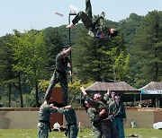 2군단 태권도 시범단의 공중 격파