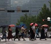 전국 흐리고 한때 곳곳 비…때 이른 불볕더위 주춤[내일날씨]