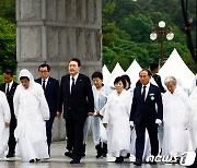 尹대통령, 5·18기념식 2년 연속 참석…이명박·박근혜 취임 첫 해만