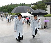 광주에 선 이재명 "내년 총선에 '5·18 정신' 헌법 담는 원포인트 개헌" 촉구