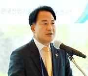 "술자리 뒤 남성의원에 입맞춤"…세종시의장 '성추행 혐의' 기소