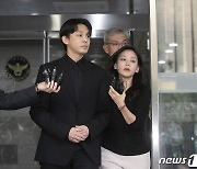 경찰, '마약류 상습투약 혐의' 유아인 구속영장 검토