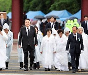 尹대통령 "오월 정신, 우리의 구심체…민주주의 위협세력과 싸워야"