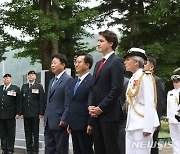 쥐스탱 트뤼도 캐나다 총리, 가평 캐나다전투기념비 찾아 추모