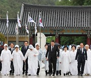 [속보]尹대통령 "오월 정신은 우리를 하나로 묶는 구심체"