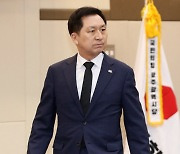 5·18 광주 간 김기현, 청년층 만나 "자긍심 얻고 사는 도시 만들 것"