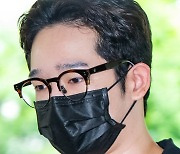 남태현,'법원으로 들어가며 묵묵부답' [사진]