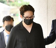 [ST포토] '필로폰 투약 혐의' 남태현, 영장실질심사 출석