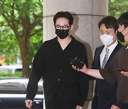 [TD포토] '마약 투약 혐의' 남태현, 구속 갈림길