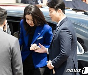 일본 방문 위해 서울공항 도착한 김건희 여사