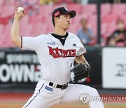 '102구 투혼' kt 엄상백, 5이닝 1실점… 시즌 2승 보인다