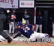 [ST포토] 김민혁, 비디오 판독이 필요한 순간