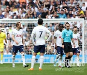 [epl.review] 최악의 시나리오! '음뵈모 멀티골+위사 쐐기골' 토트넘, 브렌트포드에 1-3 역전패→UEL 진출도 어렵다