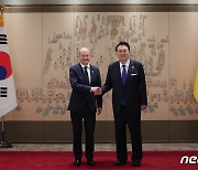 올라프 숄츠 독일 총리 만난 윤석열 대통령