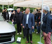 현대車 '고성능 수소차' 글로벌 데뷔...정의선 회장, 伊 현장서 직접 챙겼다