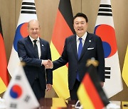 숄츠 총리 DMZ 방문 후 “한국 현실에 큰 슬픔 느껴”···윤 대통령, 13년 만에 방한한 독일 총리와 정상회담