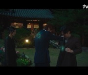 ‘구미호뎐1938’ 이동욱 류경수 격돌, 김소연 산신의 칼 ‘응징’