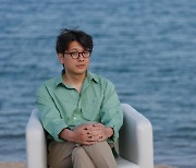 칸영화제 '탈출: 프로젝트 사일런스' 인터뷰 촬영, 배우 같은 김태곤 감독