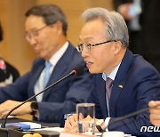 인사말 하는 최진식 한국중견기업연합회 회장