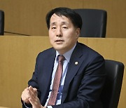 장영진 산업부 차관 "8~9월이면 무역수지 흑자전환"