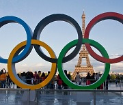파리올림픽 성화, ‘에펠탑’에 설치되나… “조직위 추진 중”