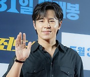 [포토] 이규형, '인사도 반듯'