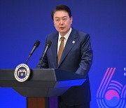 한-EU 공식만찬 발언하는 윤석열 대통령