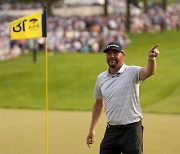 클럽프로가 PGA 챔피언십 15위에 홀인원까지…동화 속 주인공이 된 마이클 블록