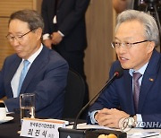 인사말하는 최진식 한국중견기업연합회 회장