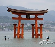 JAPAN ITSUKUSHIMA SHRINE