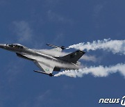 EU 보렐 "우크라이나 조종사 F-16 훈련, 폴란드서 시작"