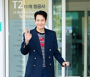 [T포토] 이정재 '내 캐리어는 내가'