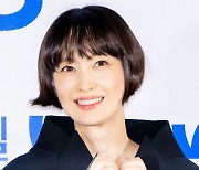 [T포토] 이나영 '러블리한 손하트'