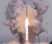 누리호 '진짜 위성' 궤도 분리 성공···우주산업 '문' 열었다