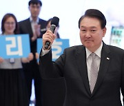[현장연결] 윤대통령, 누리호 성공에 "대단한 쾌거…우주강국 G7 진입신호"
