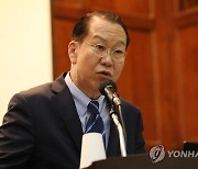 권영세 장관, 이대 특강…'자유민주주의 토대 평화통일' 강조