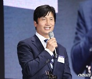 정정용, K리그2 김천상무 신임 감독 선임…성한수는 수석코치로 복귀