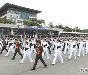 해군 해병대 사관후보생 임관 '늠름한 발걸음'