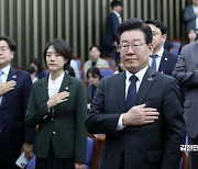 '개딸 결의문' 놓고 쪼개진 민주당…팬덤정치 논란 점입가경