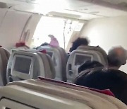 ‘194명 탑승’ 아시아나기 비행 중 문 열려…“착목륙 직전 승객이 개방”(종합)