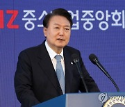 尹, 나이지리아 신임 대통령 취임식 경축특사단 파견