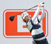 시즌2승 겨냥한 박지영, 선두에 1타차 4위…정윤지 48위, 박현경 73위 [KLPGA E1채리티오픈]