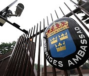러, 스웨덴 외교관 5명 추방…“스웨덴 조처에 맞대응”