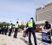 금속노조 "대통령 한마디에 폭력 연행...31일 총파업"