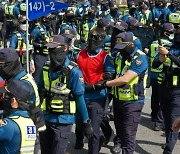 Police Train for Breaking up Illegal Demonstrations for the First Time in 6 Years: Officers on the Field Complain of“Murderous Work Schedule”
