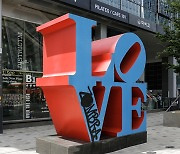 Robert Indiana’s ‘LOVE’ sculpture vandalized in Myeongdong